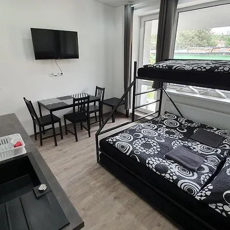 Small Denisa Business Apartmán